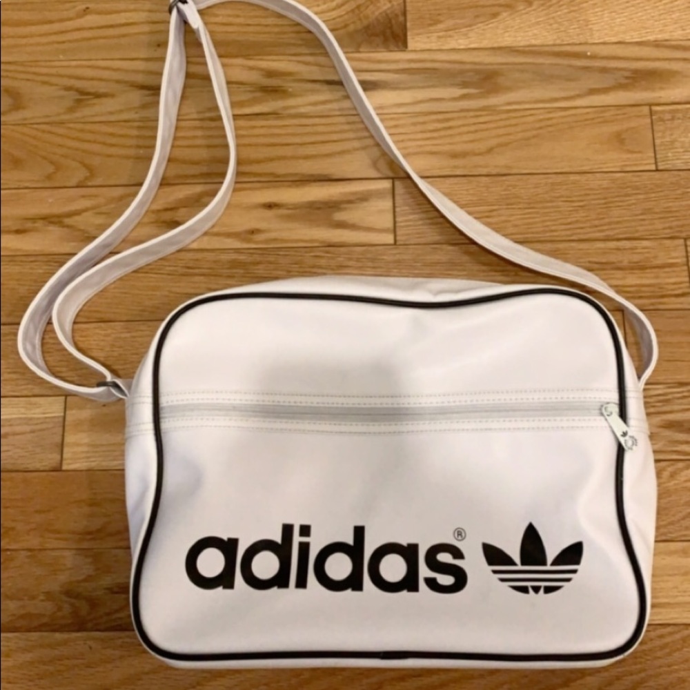 Adidas Vintage airliner bag